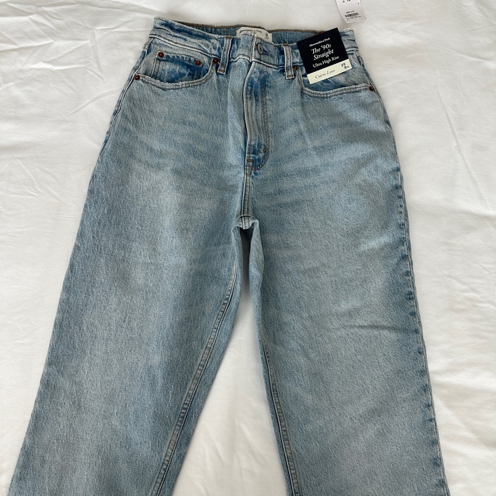 ABERCROMBIE Curve Love Ultra High Rise 90s Straight Jean (long)